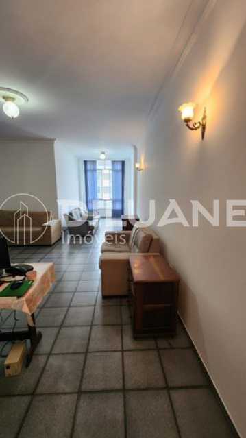 Apartamento à venda com 3 quartos, 130m² - Foto 2