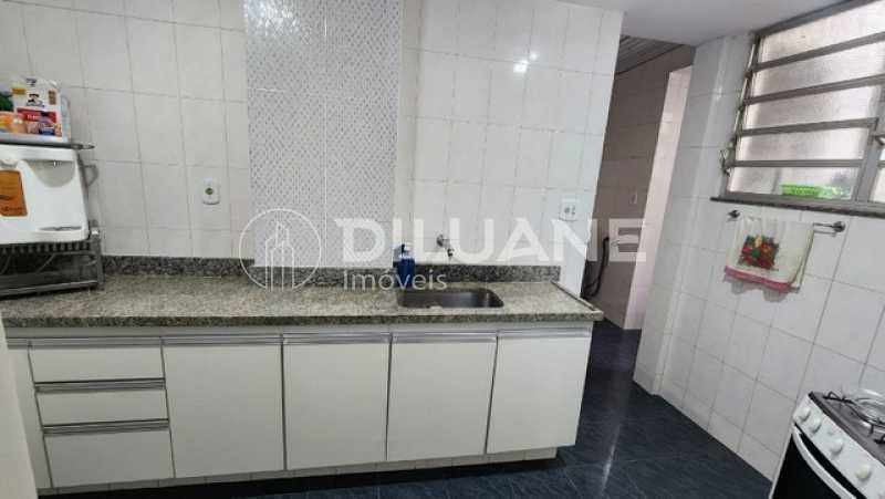 Apartamento à venda com 3 quartos, 130m² - Foto 16