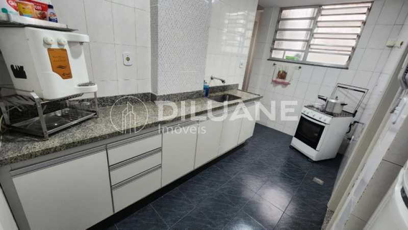 Apartamento à venda com 3 quartos, 130m² - Foto 17