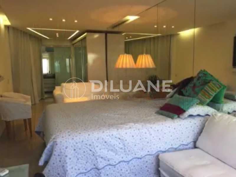 Apartamento à venda com 4 quartos, 140m² - Foto 24