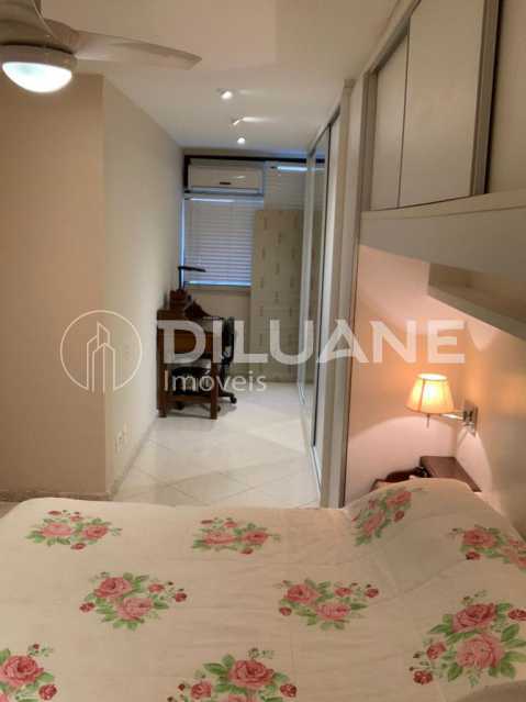 Apartamento à venda com 2 quartos, 100m² - Foto 13