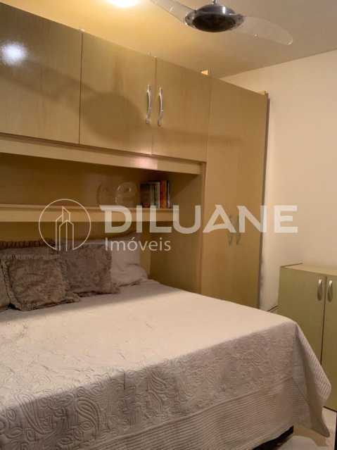 Apartamento à venda com 2 quartos, 100m² - Foto 18