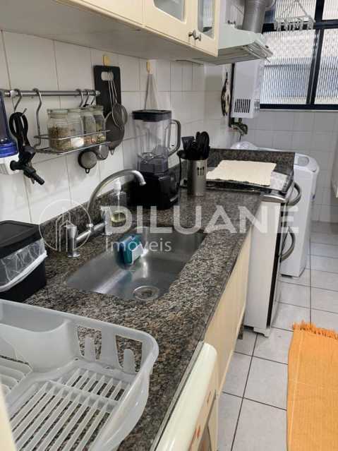 Apartamento à venda com 2 quartos, 100m² - Foto 24