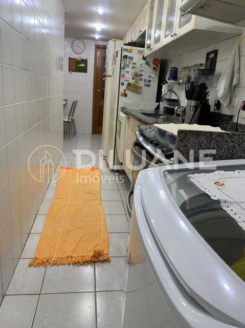 Apartamento à venda com 2 quartos, 100m² - Foto 25