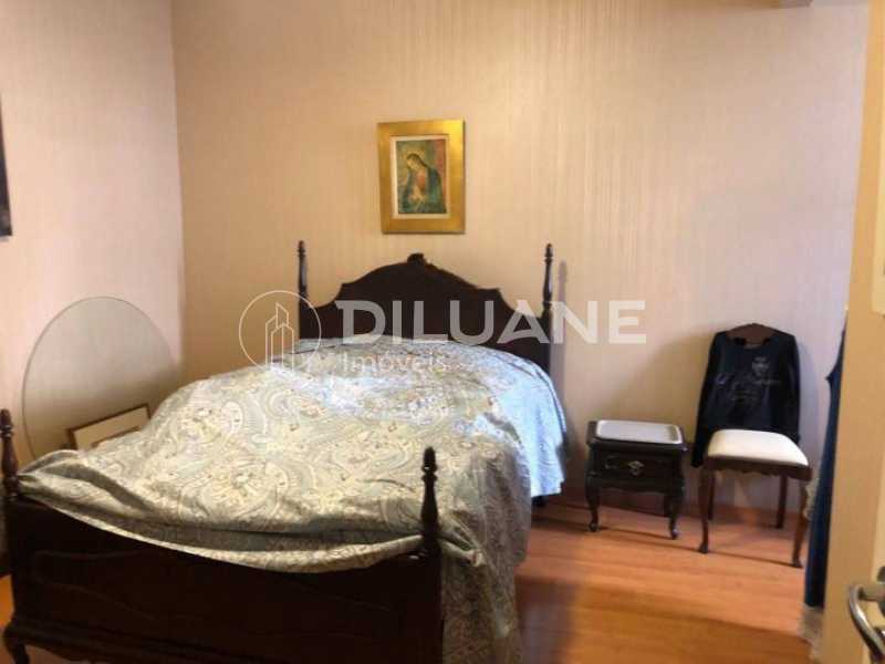 Apartamento à venda com 3 quartos, 133m² - Foto 12