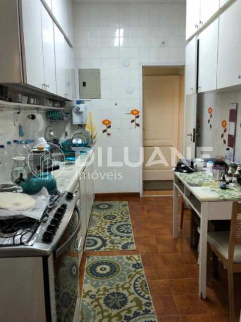 Apartamento à venda com 3 quartos, 133m² - Foto 17