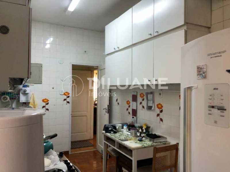 Apartamento à venda com 3 quartos, 133m² - Foto 18