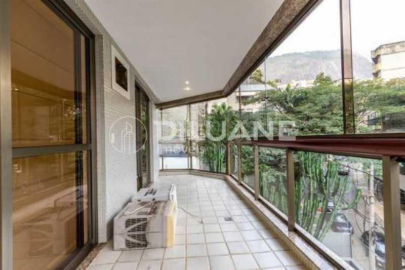 Apartamento à venda com 3 quartos, 115m² - Foto 1