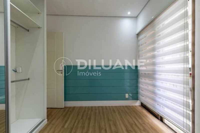 Apartamento à venda com 3 quartos, 115m² - Foto 19