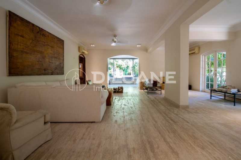 Casa à venda com 5 quartos, 1640m² - Foto 13