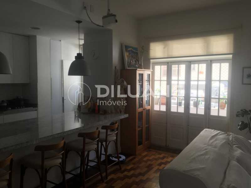 Apartamento à venda com 3 quartos, 90m² - Foto 2