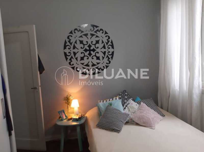 Apartamento à venda com 2 quartos, 68m² - Foto 4