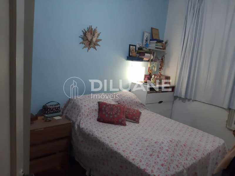 Apartamento à venda com 2 quartos, 68m² - Foto 8