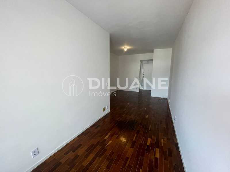 Apartamento à venda com 1 quarto, 73m² - Foto 2