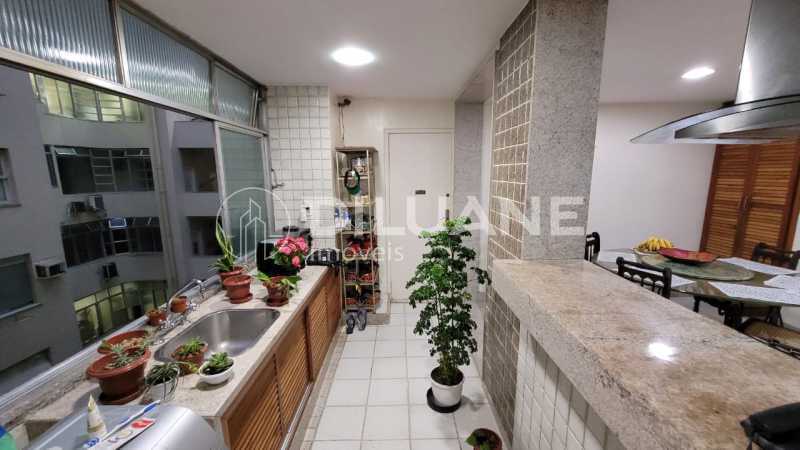 Apartamento à venda com 4 quartos, 160m² - Foto 4