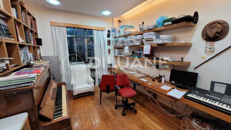 Apartamento à venda com 4 quartos, 160m² - Foto 18