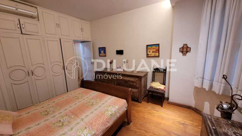 Apartamento à venda com 4 quartos, 160m² - Foto 23