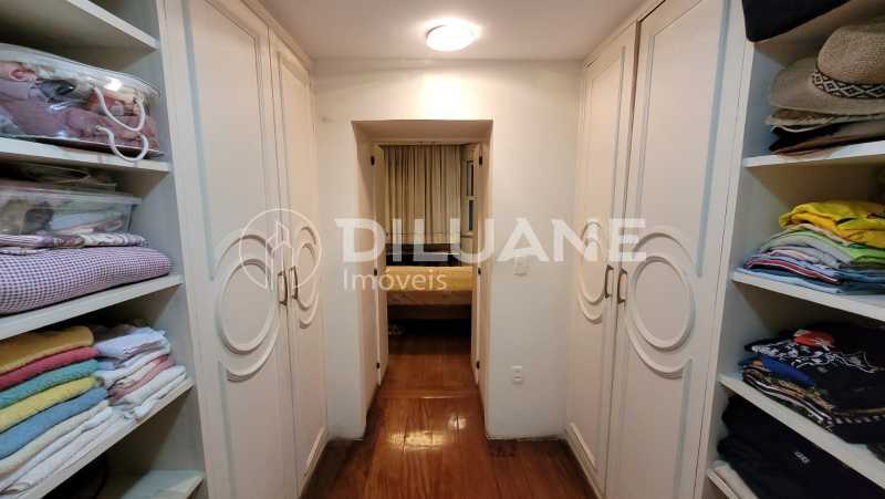 Apartamento à venda com 4 quartos, 160m² - Foto 26