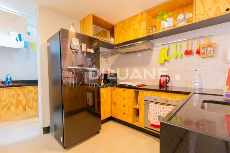 Apartamento à venda com 2 quartos, 60m² - Foto 10