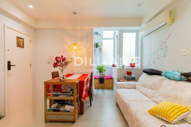 Apartamento à venda com 2 quartos, 60m² - Foto 1