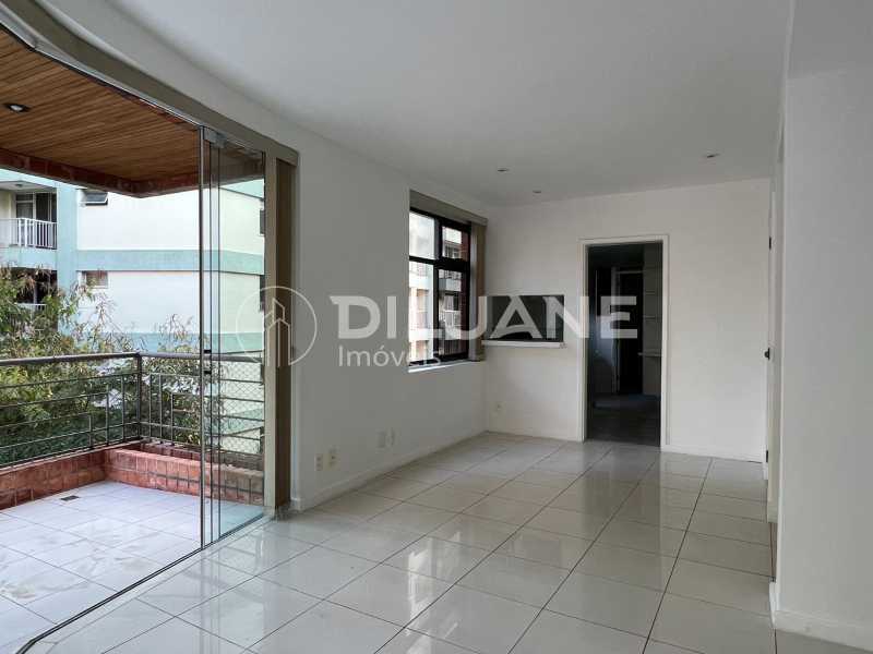 Apartamento à venda com 2 quartos, 99m² - Foto 11