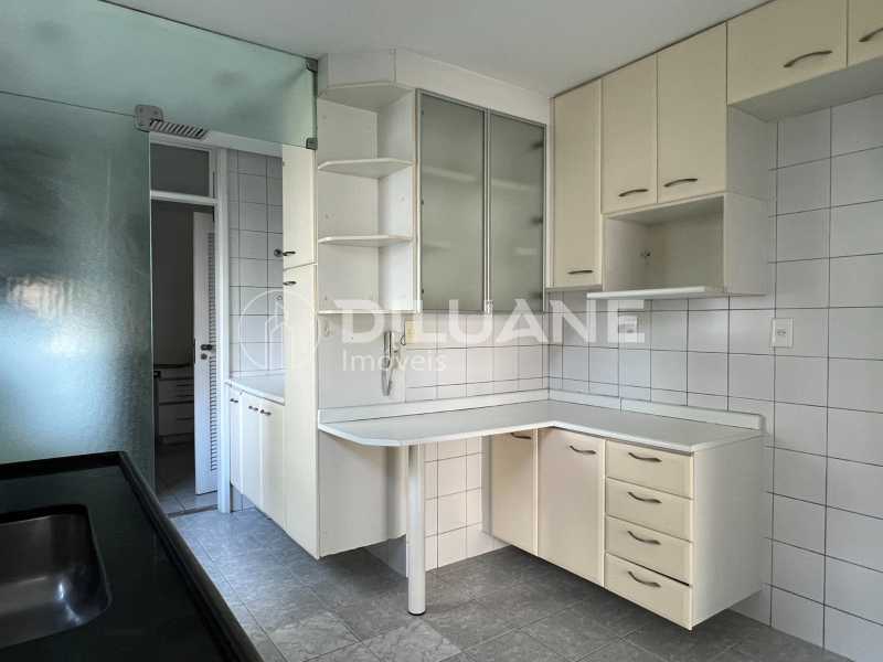 Apartamento à venda com 2 quartos, 99m² - Foto 21