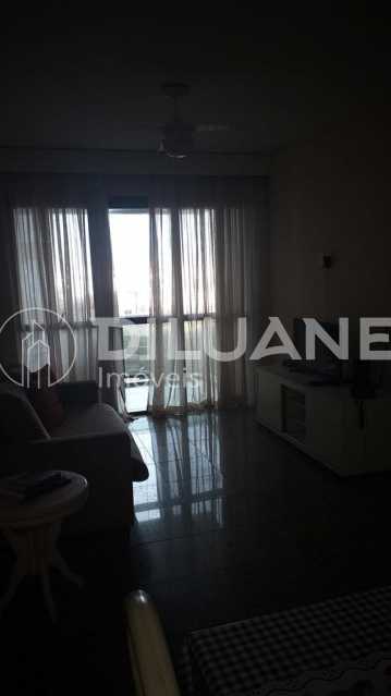 Apartamento à venda com 1 quarto, 57m² - Foto 15