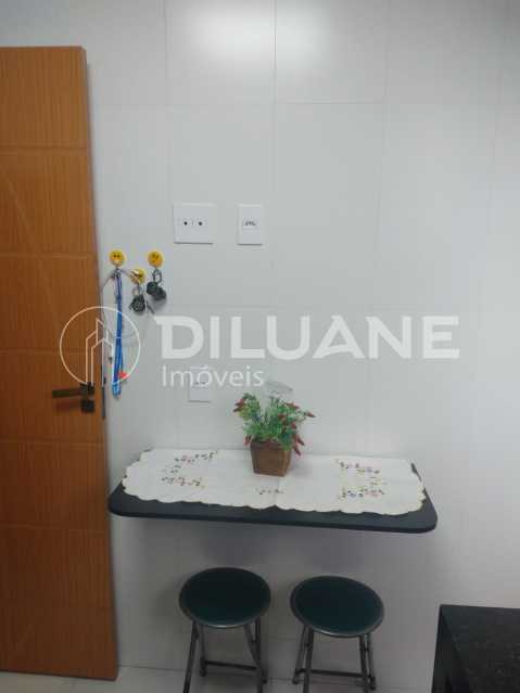 Apartamento à venda com 2 quartos, 88m² - Foto 4