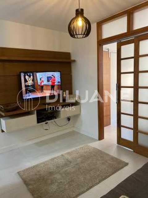 Apartamento à venda com 1 quarto, 43m² - Foto 2