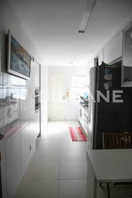 Apartamento à venda com 3 quartos, 130m² - Foto 21