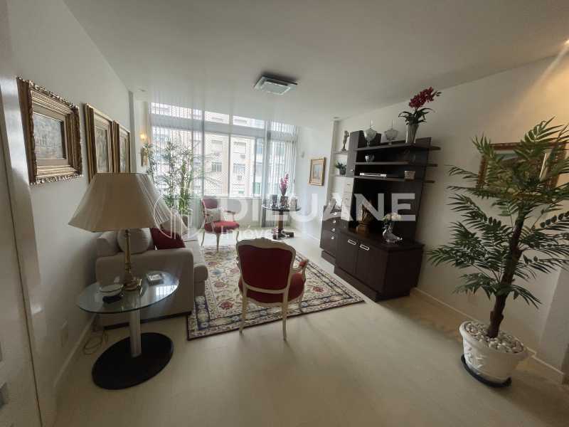 Apartamento à venda com 3 quartos, 115m² - Foto 1