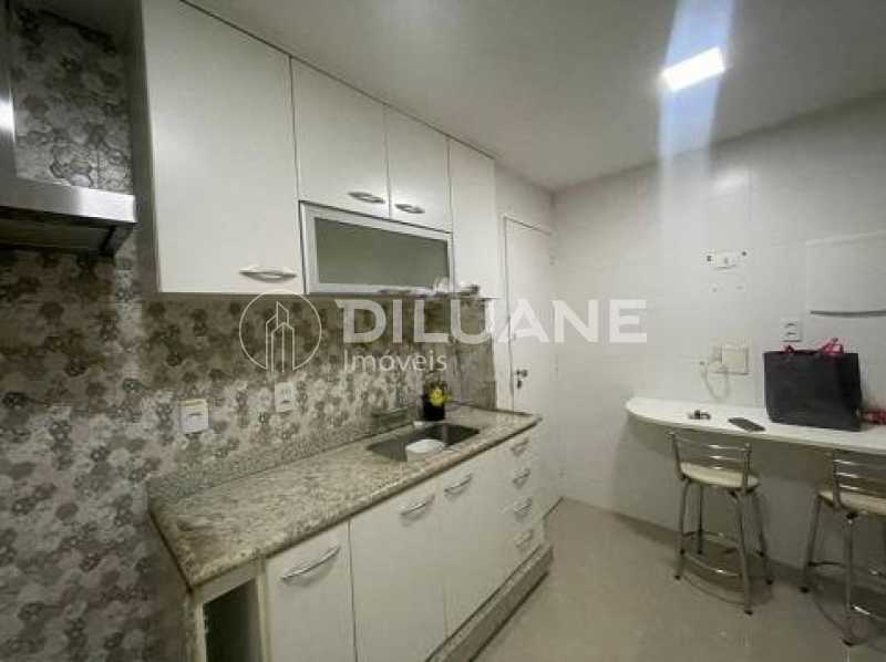 Apartamento à venda com 3 quartos, 128m² - Foto 18