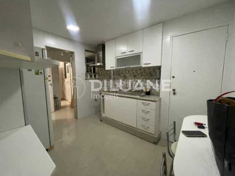 Apartamento à venda com 3 quartos, 128m² - Foto 20