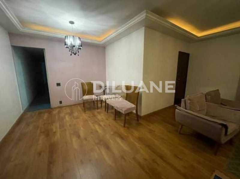 Apartamento à venda com 3 quartos, 128m² - Foto 1