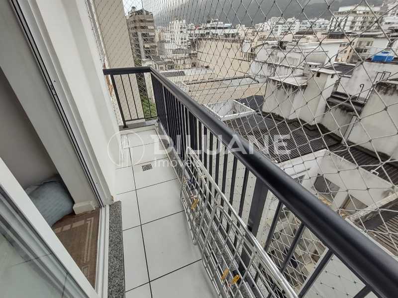 Apartamento à venda com 2 quartos, 75m² - Foto 3