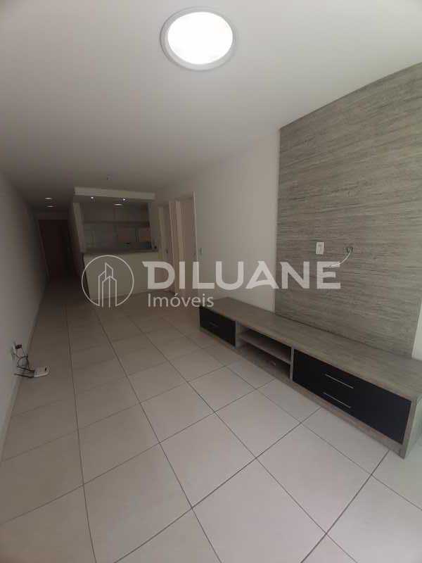 Apartamento à venda com 1 quarto, 45m² - Foto 2