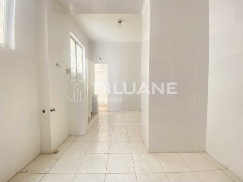 Apartamento à venda com 3 quartos, 132m² - Foto 22