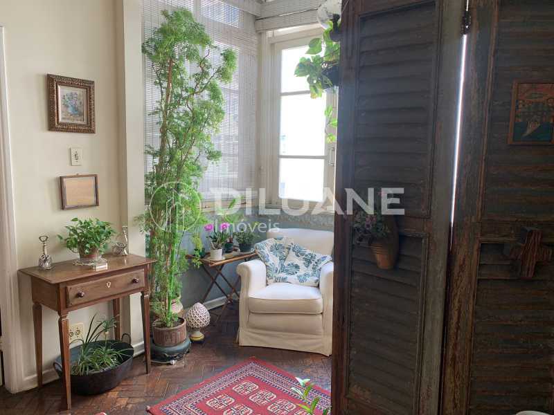 Apartamento à venda com 3 quartos, 121m² - Foto 3