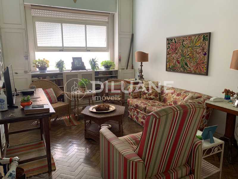 Apartamento à venda com 3 quartos, 121m² - Foto 13