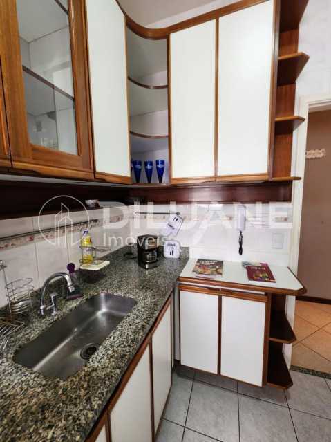 Apartamento à venda com 2 quartos, 84m² - Foto 11