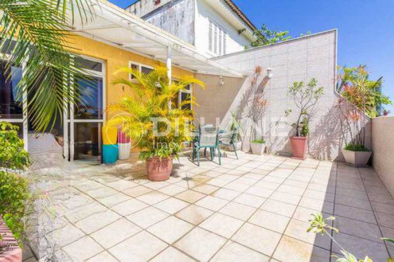 Cobertura à venda com 4 quartos, 250m² - Foto 30