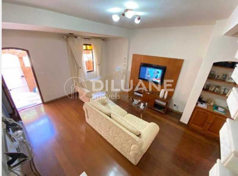 Casa de Vila à venda com 2 quartos, 70m² - Foto 6