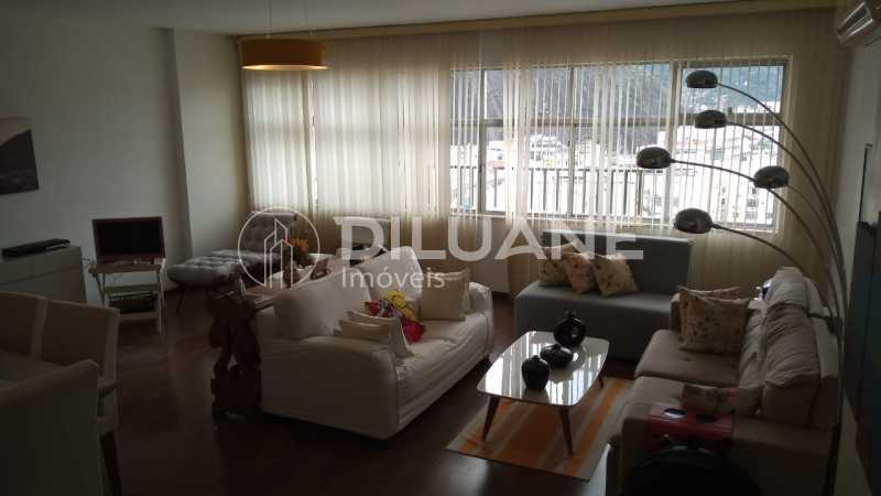 Apartamento à venda com 3 quartos, 149m² - Foto 3