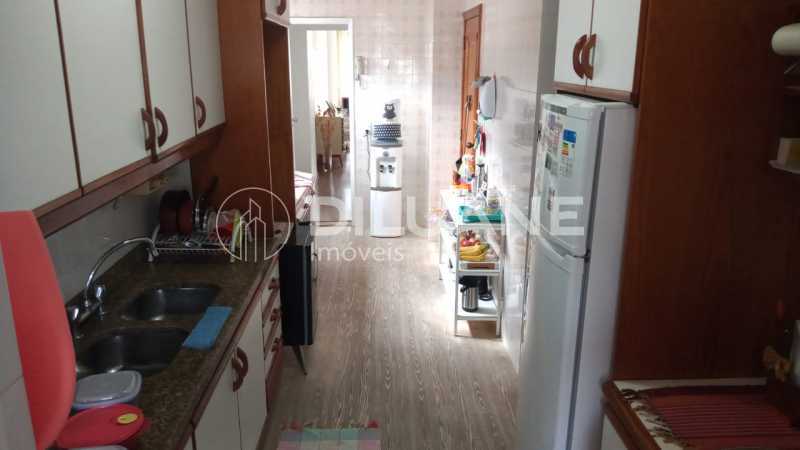 Apartamento à venda com 3 quartos, 149m² - Foto 21