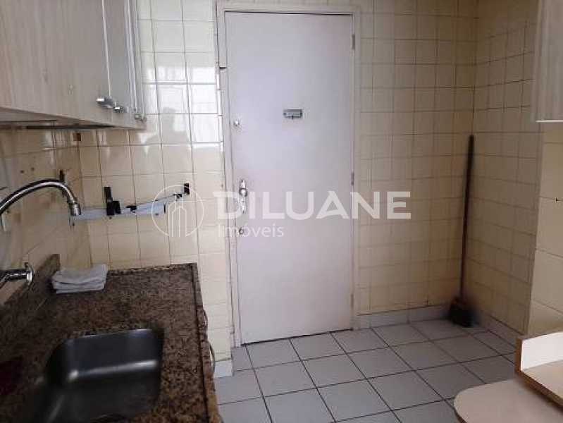 Apartamento à venda com 2 quartos, 75m² - Foto 11