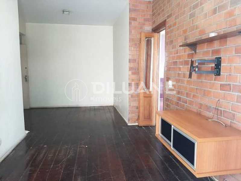 Apartamento à venda com 2 quartos, 75m² - Foto 1