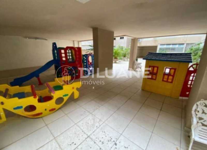 Apartamento à venda com 2 quartos, 77m² - Foto 30