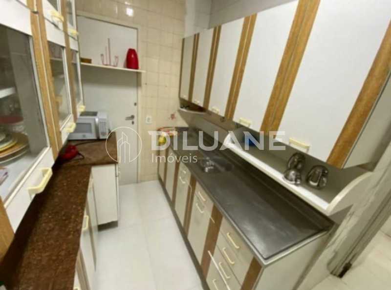 Apartamento à venda com 2 quartos, 77m² - Foto 13