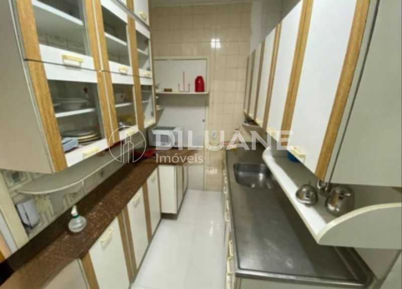 Apartamento à venda com 2 quartos, 77m² - Foto 14