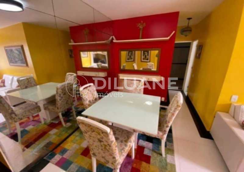 Apartamento à venda com 2 quartos, 77m² - Foto 3